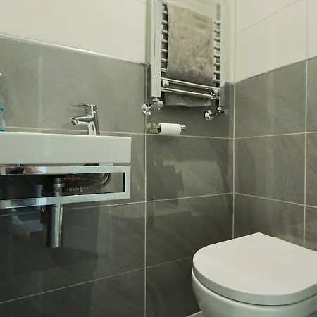 Murray Street Bright One Bedroom Flat * بريستول