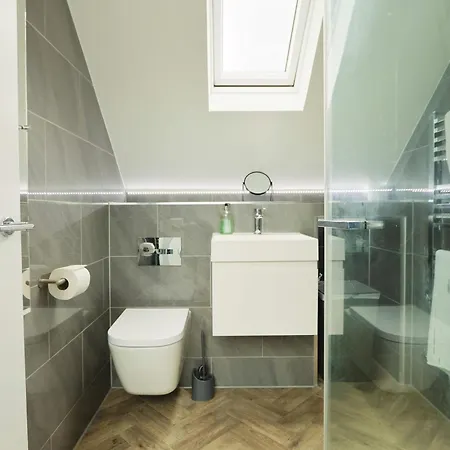 Murray Street Bright One Bedroom Flat * Bristol