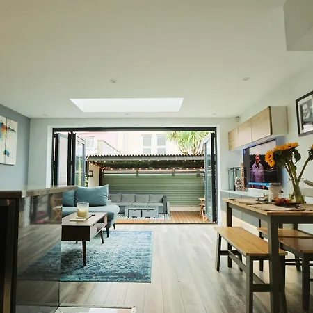 Murray Street Bright One Bedroom Flat * Bristol