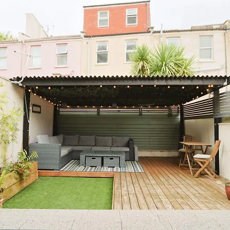 Murray Street Bright One Bedroom Flat * Bristol